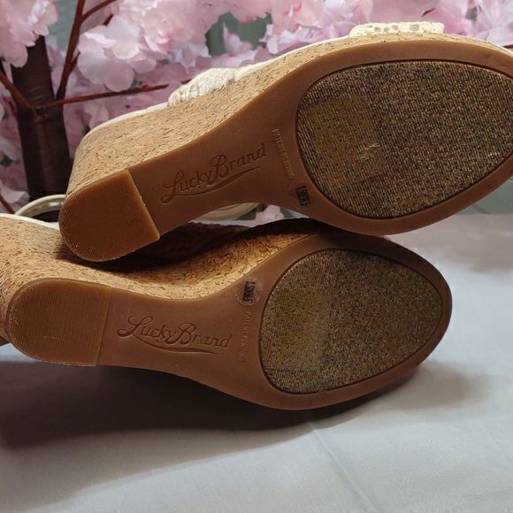 Lucky‎ Brand Raziah Cork Wedges Cream Crochet -Never Worn- Sz 8.5M/ - Picture 8 of 13